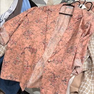 Chic Floral Blazer in Peach
